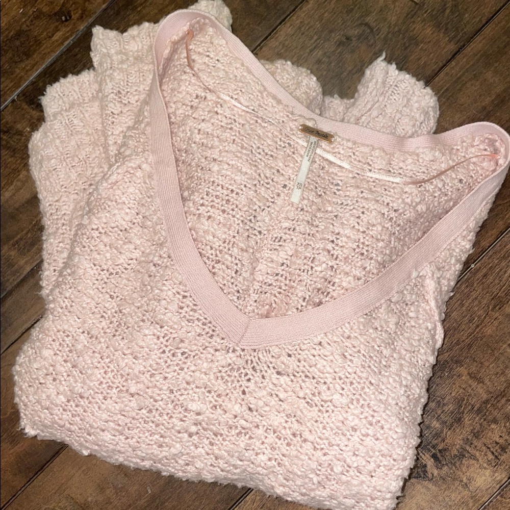 FREE PEOPLE - V-Neck Baby Pink Oversized Knit Sweater